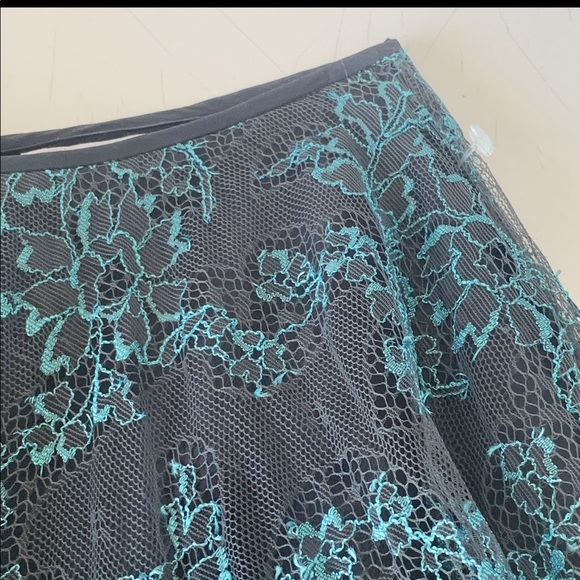 BURBERRY, Girls Pleated Lace Skirt, Size 10Y - Picture 10 of 10